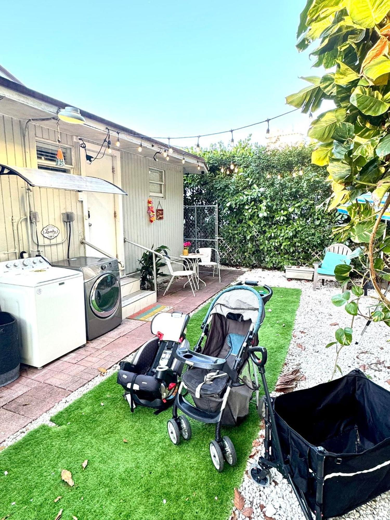 Holiday home Quiet & Centrally Located House - Private Parking, Laundry And Storage For Luggage *